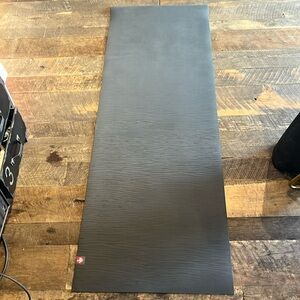 THE Manduka ekO Lite Mat 4mm